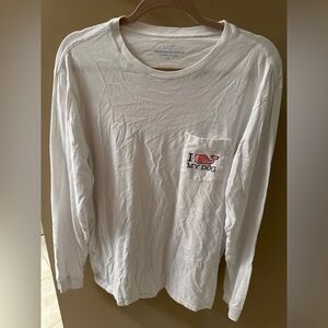 Long Sleeve Vineyard Vines “I Love My Dog” shirt. Size L. Barely worn